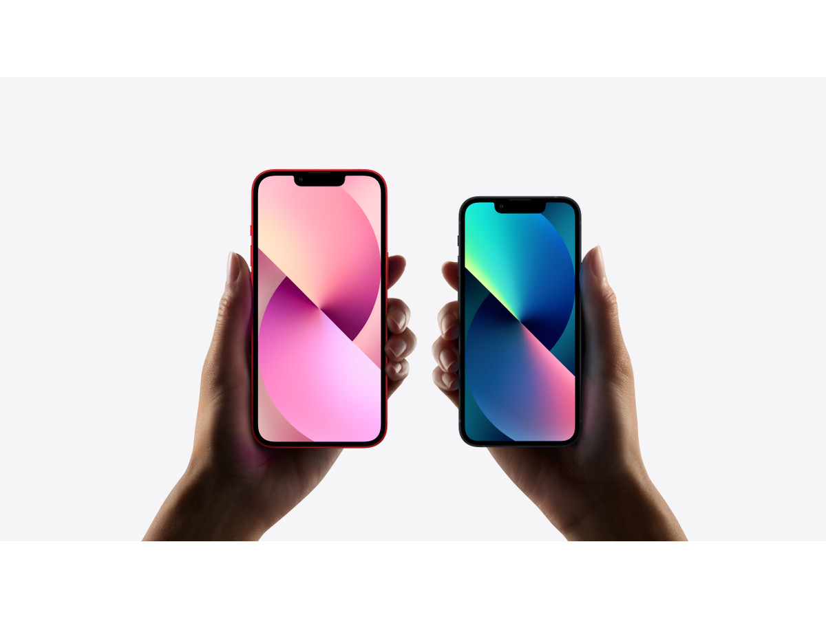 iPhone 13 — вид спереди